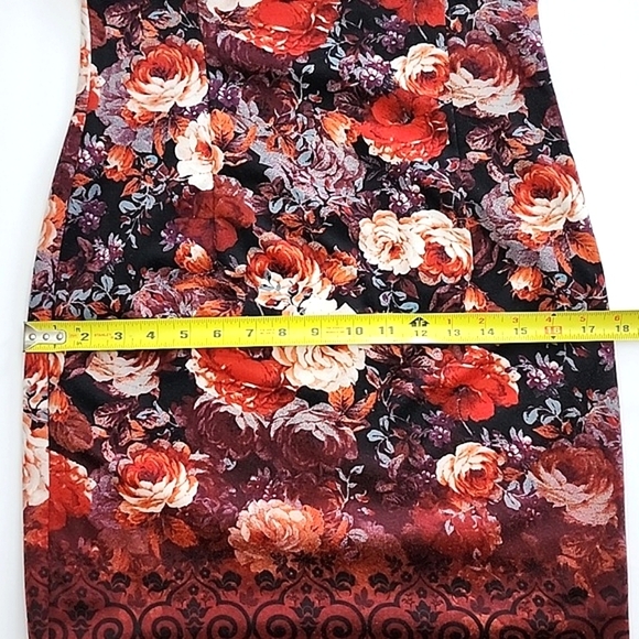 London Times Red Black Cream  Floral Print Sheath Dress Capped Sleeves Size 4 - Picture 13 of 15